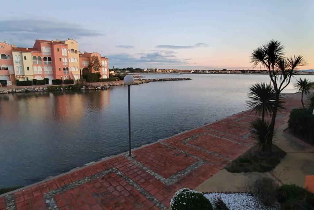 Bel Appartement Vue Sur Le Lac Marin Avec Piscine Ле Баркарес Экстерьер фото